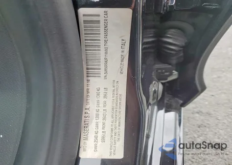 2015 Maserati Quattroporte S из США, поврежденный, VIN ZAM56RRA2F1144443